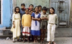 Born Into Brothels: Calcutta's Red Light Kids (Nascidos nos Bordéis) - 2004